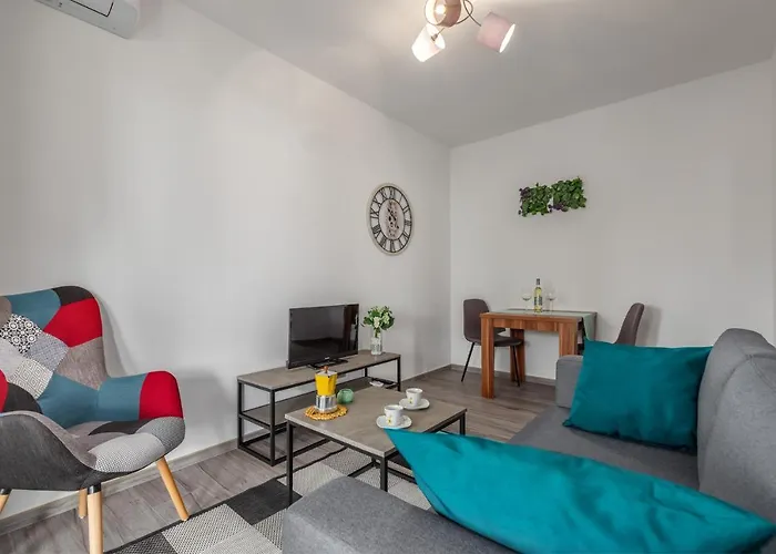 アパート Sanja Premium ポレッチ