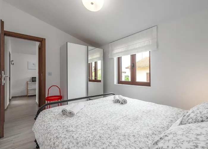 アパート Sanja Premium ポレッチ